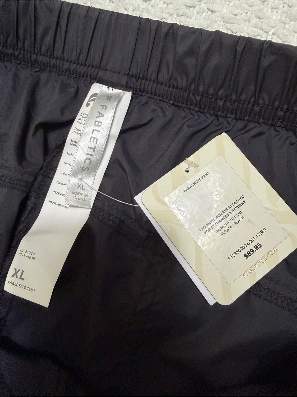 Fabletics Black Lightweight Cargo Parachute Jogger Women’s Size XL NWT - Picture 6 of 10